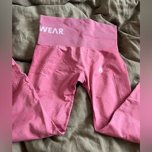 Seamless staples pink leggings